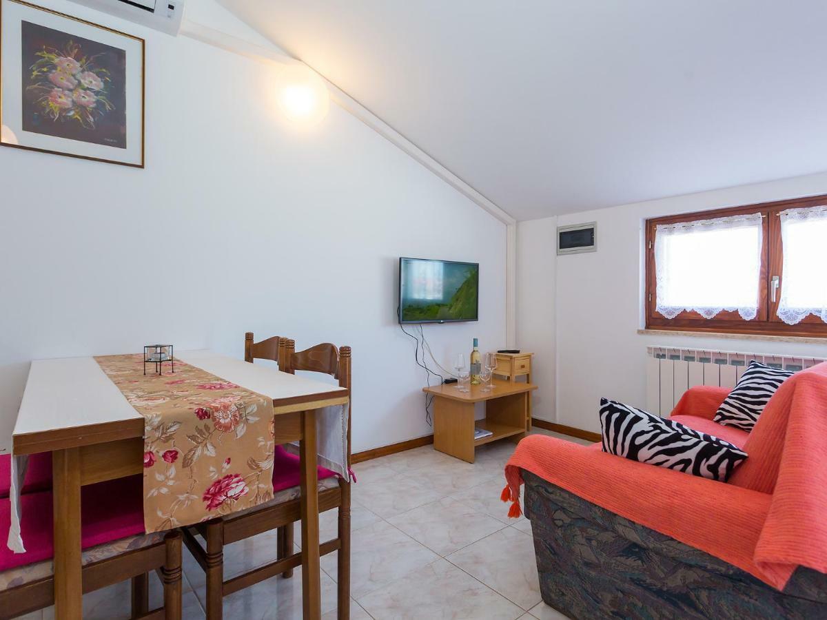 Apartment Elena